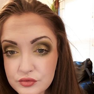 Meet your Posher, Becky